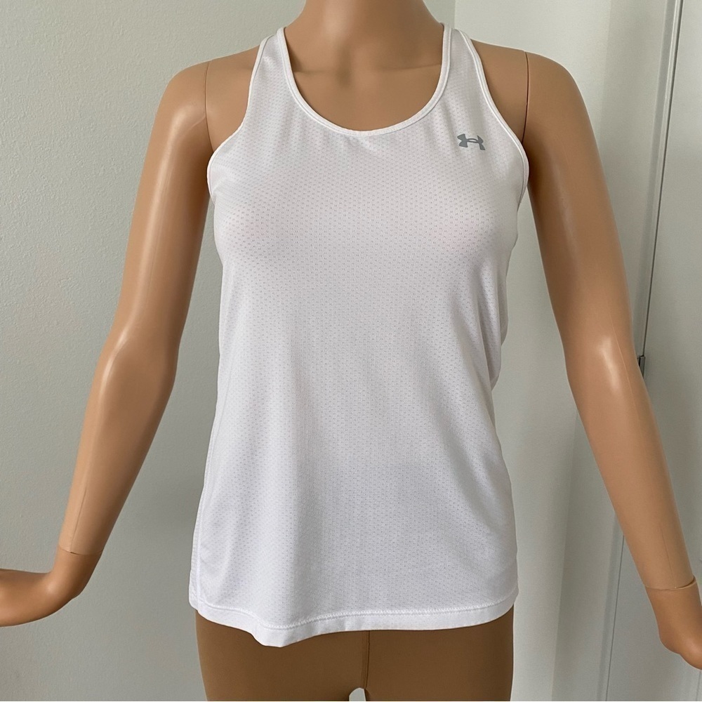 WOMEN’S racer back under armor top in small